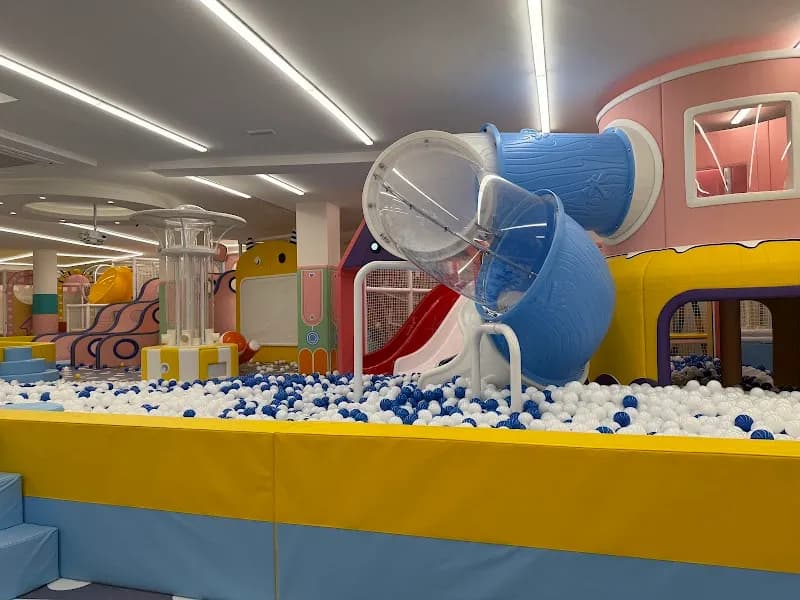 View of Happy planet in Rubí, CT