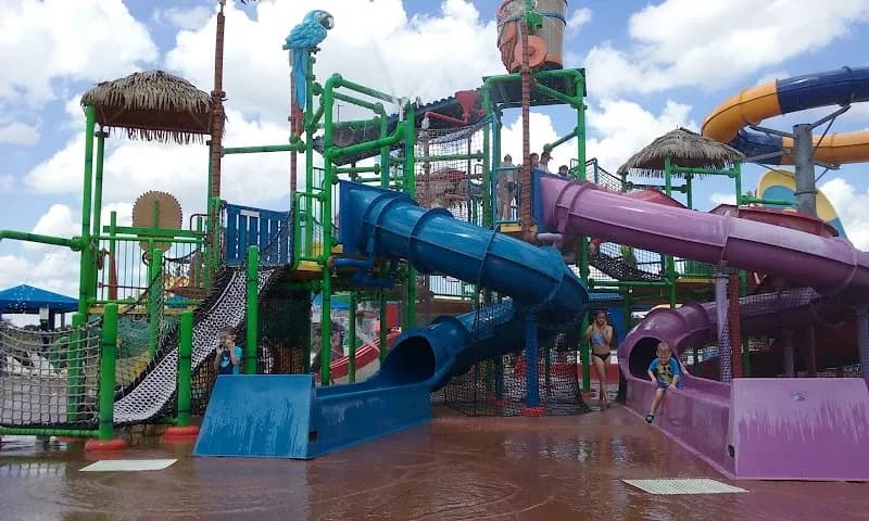 Hawaiian Falls Mansfield water park in Mansfield, TX