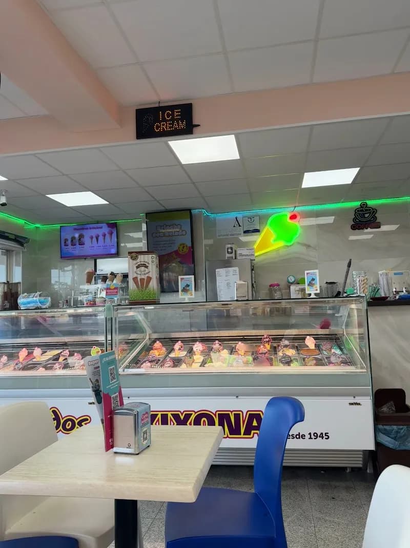 View of Heladería Casa Montaña in Gandia, V