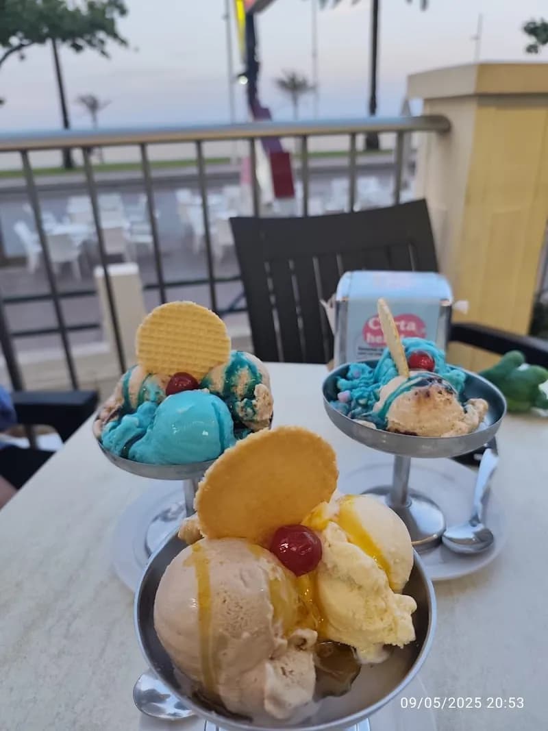 View of Heladería Casa Montaña in Gandia, V