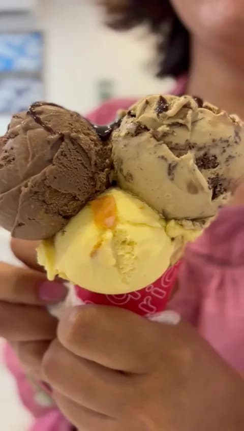 View of Heladería Don Arturo in Breña, Lima