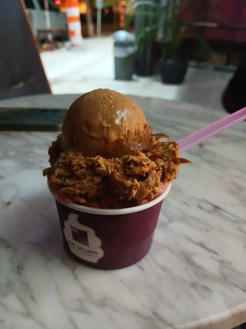 View of Heladería El Marinero in Maldonado, MA