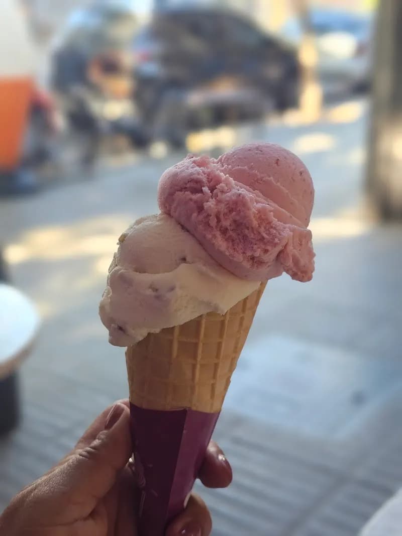 View of Heladería El Marinero in Maldonado, MA