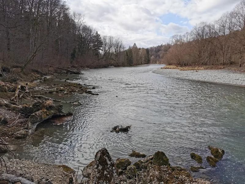Hochuferwege Grünwald hiking area in Grünwald, BY