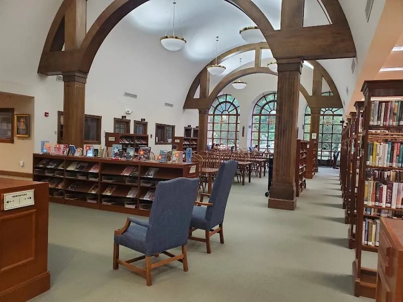 View of Hussey-Mayfield Memorial Public Library - Zionsville Branch in Zionsville, IN