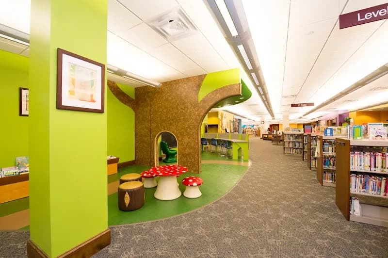 View of Hussey-Mayfield Memorial Public Library - Zionsville Branch in Zionsville, IN