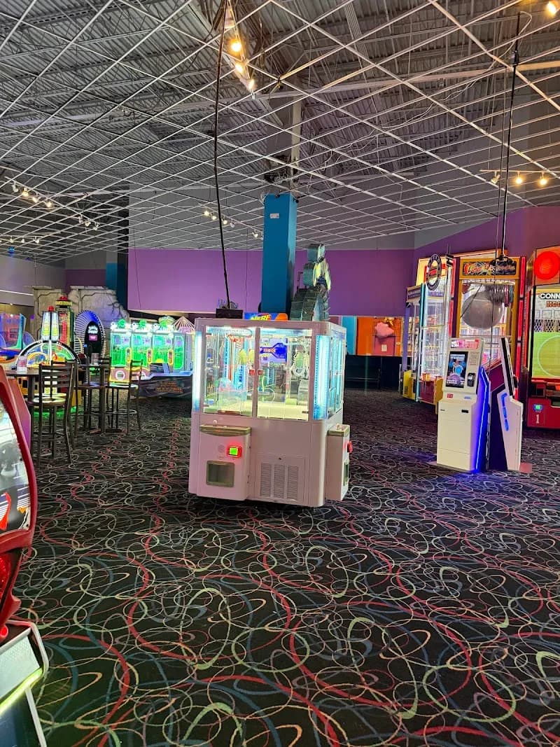 iT'Z Houston amusement center in Memorial, TX