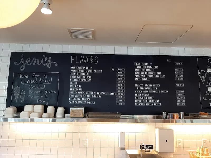 View of Jeni's Splendid Ice Creams in Forest Hills, TN