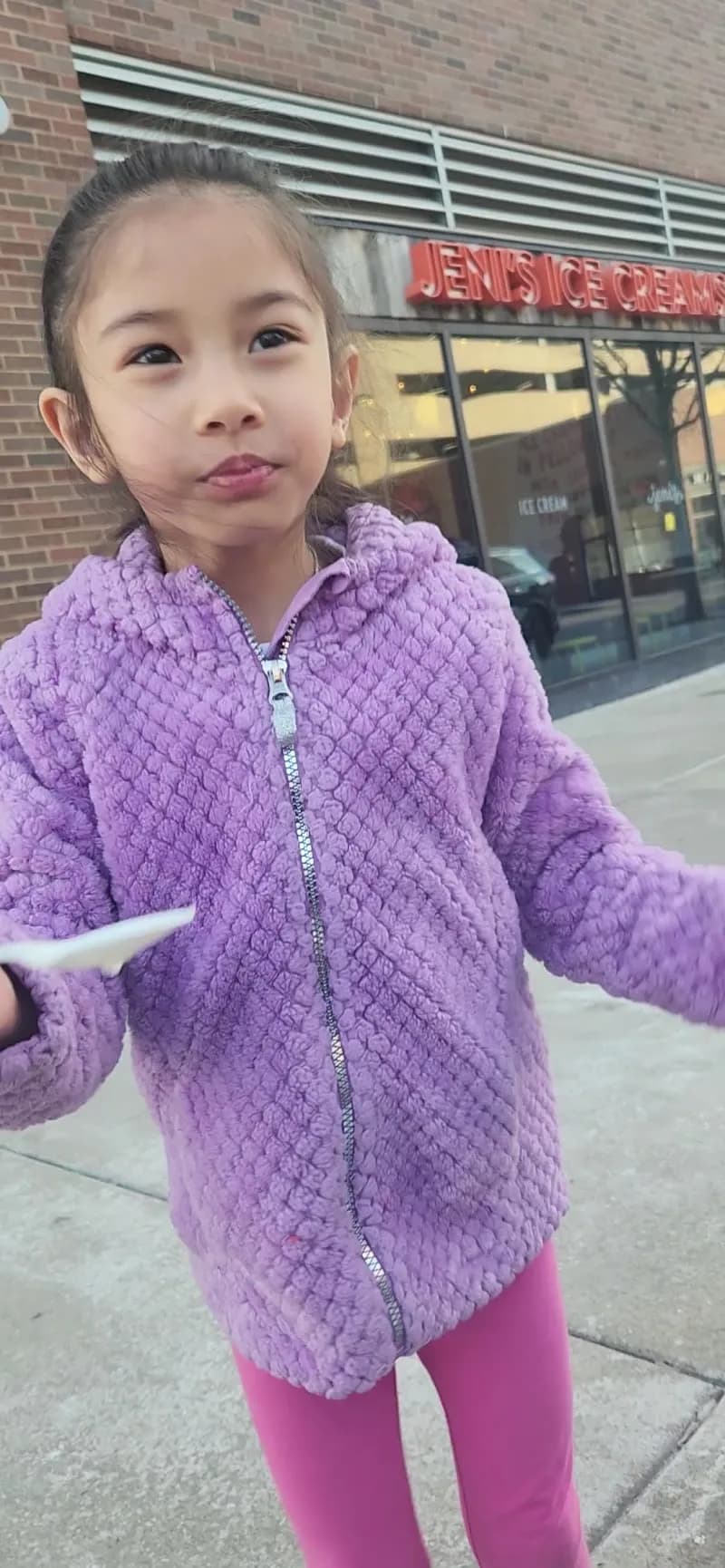 View of Jeni's Splendid Ice Creams in Forest Hills, TN