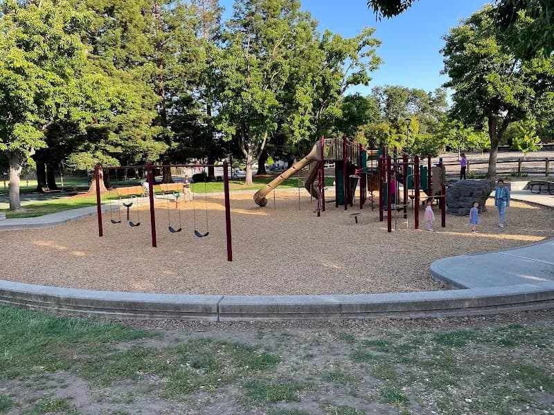 Jollyman Park park in Cupertino, CA