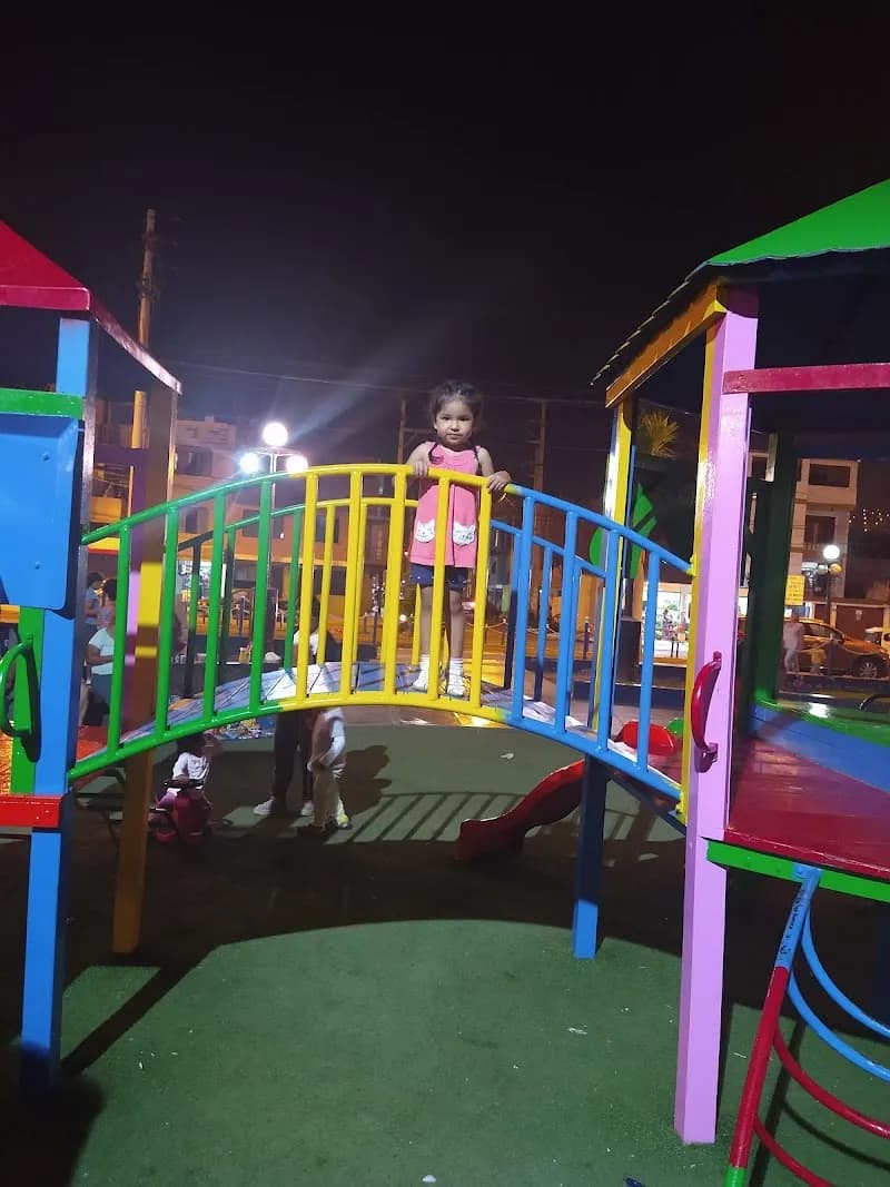 Juegos Infantiles "Los Cedros" park in Chorrillos, Lima