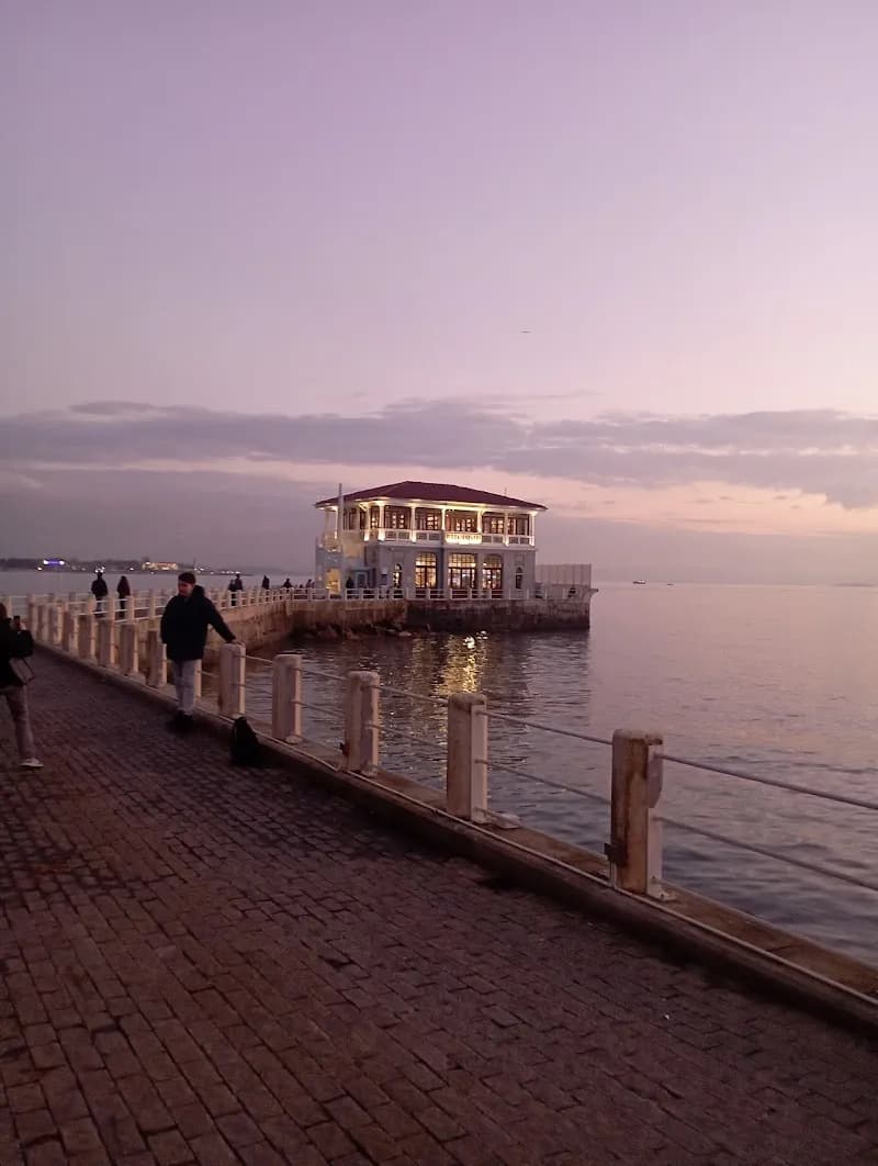 Kadıköy Moda Sahil Parkı ve Yürüyüş Yolu park in Kadıköy, Istanbul