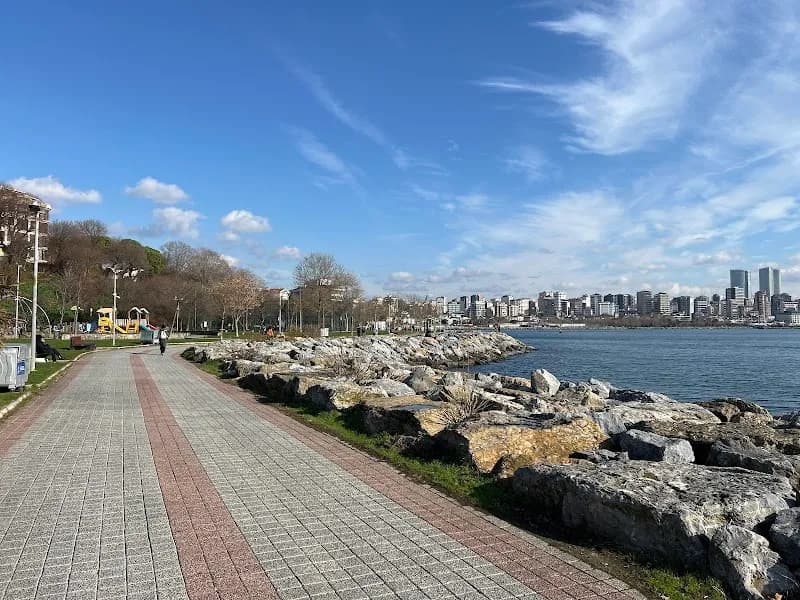 View of Kadıköy Moda Sahil Parkı ve Yürüyüş Yolu in Kadıköy, Istanbul