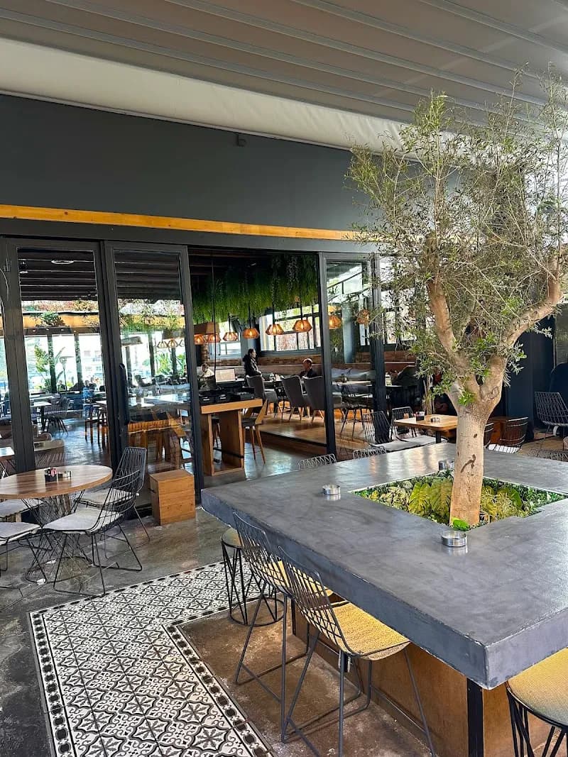 Kafeneio Argyroupoli cafe in Argyroupoli, AT