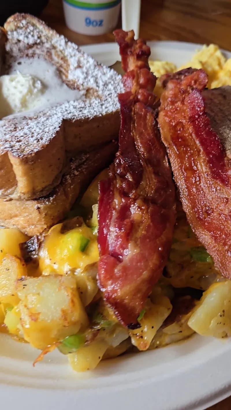 View of Kono's Cafe in Pacific Beach, CA