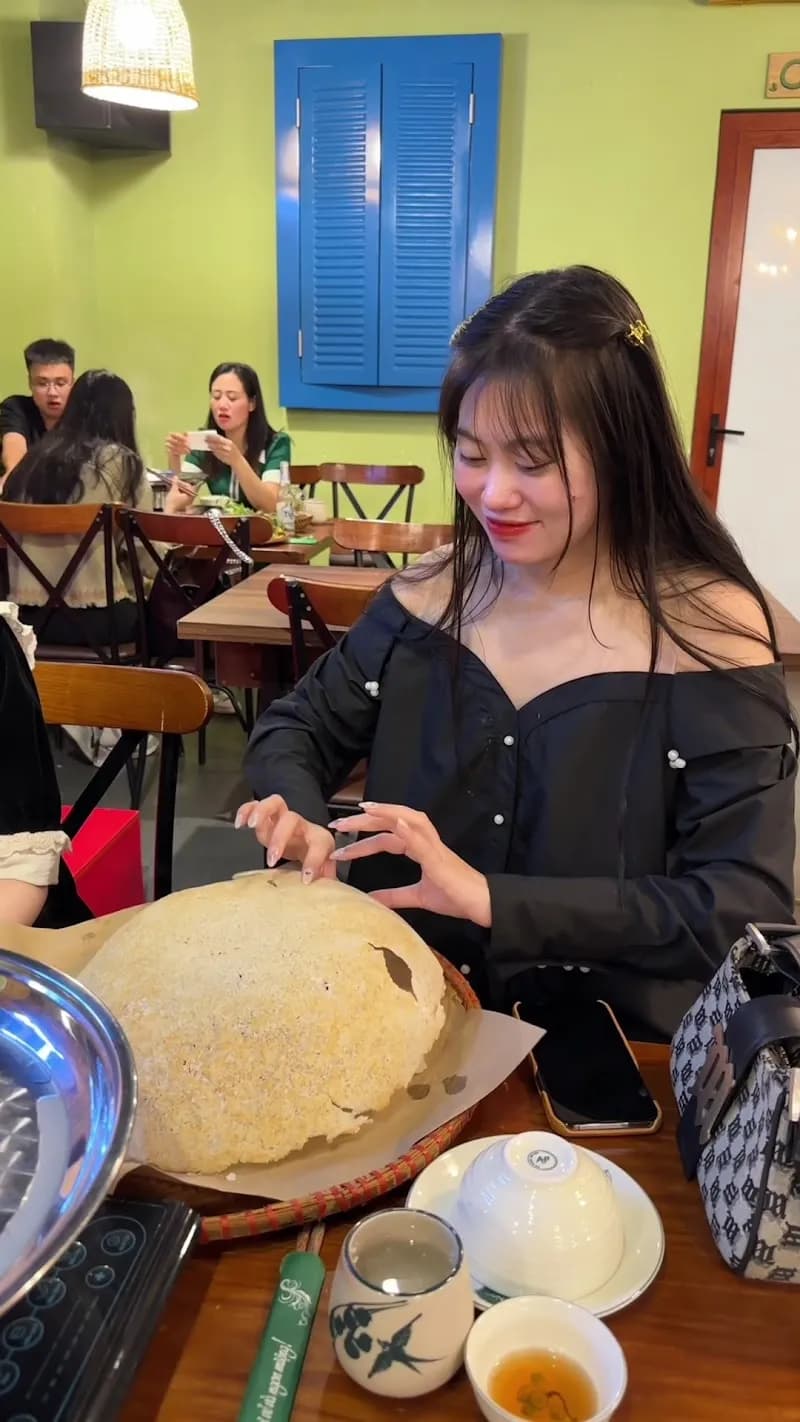 View of Lê Văn Lương Food Street in Thanh Xuân, HN