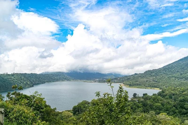 Lake Tamblingan lake in Jatiluwih, Bali