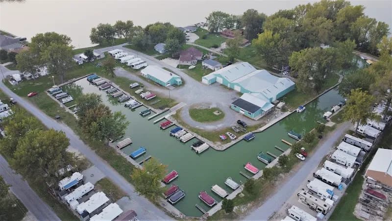 View of Lakeshore Marina in Lakeshore, LA