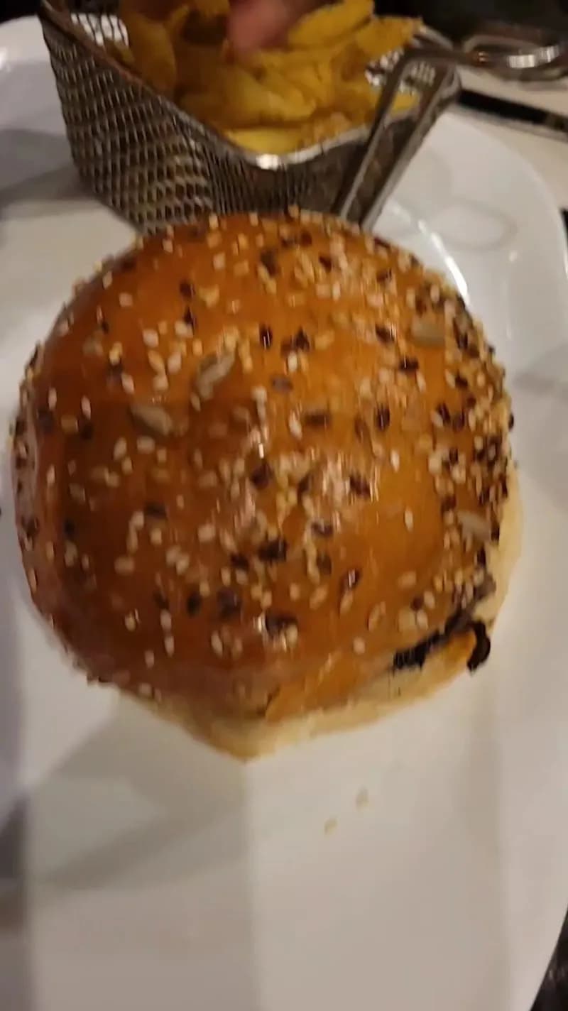 View of Le Bar du Château in Vincennes, IDF