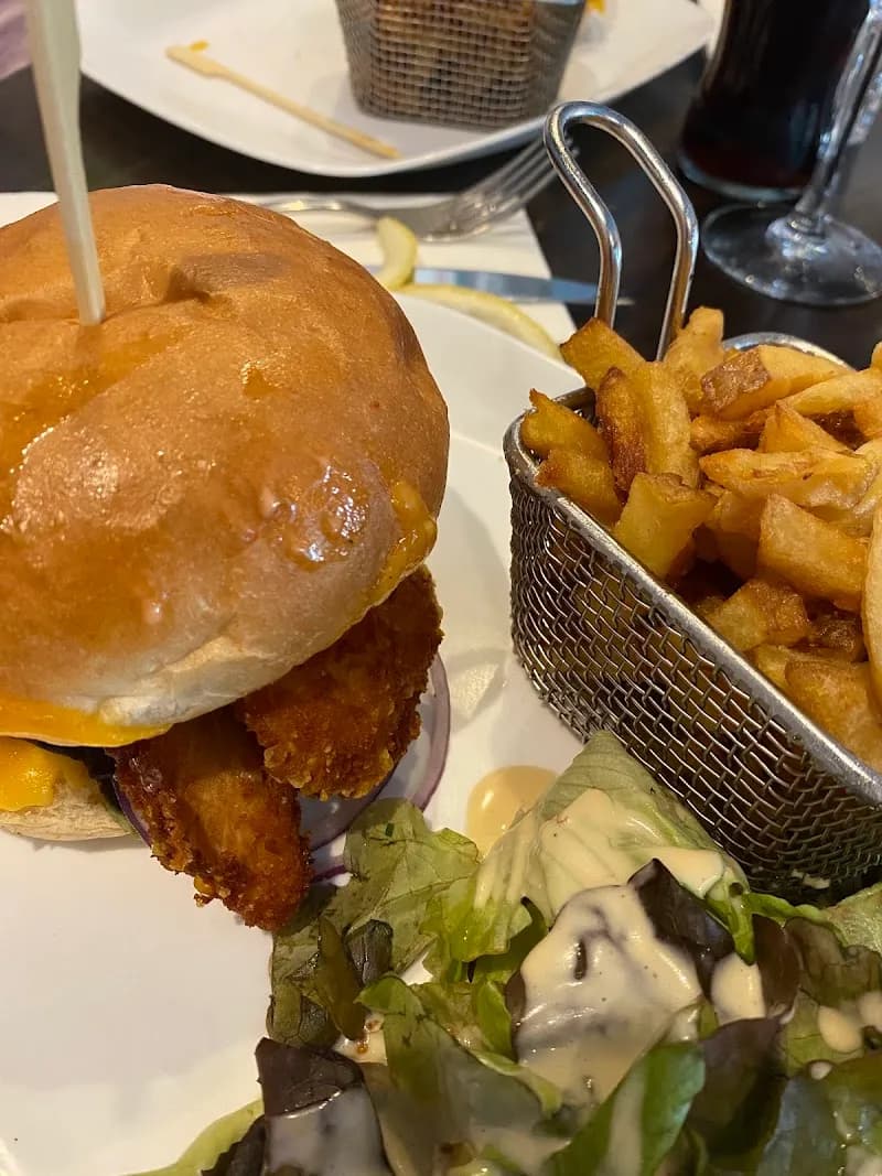 View of Le Bar du Château in Vincennes, IDF