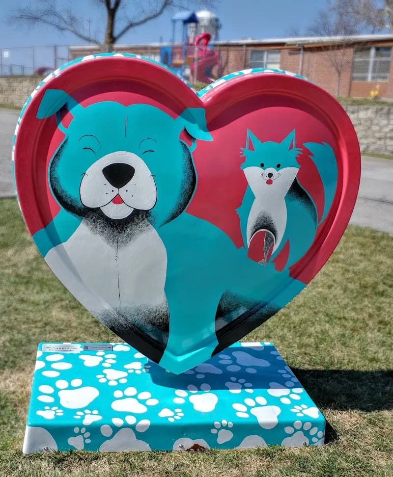 View of Linden Square in Gladstone, MO