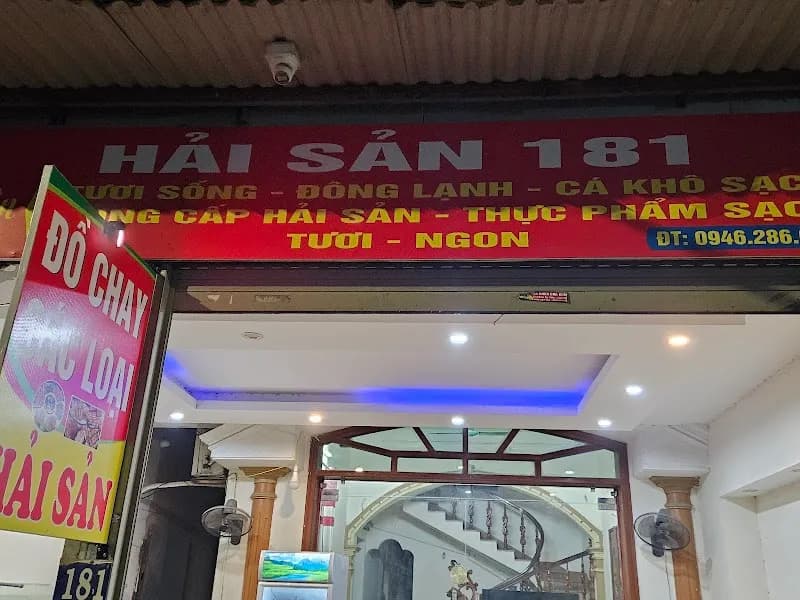 Long Biên Flower Market Food Court restaurant in Long Biên, HN