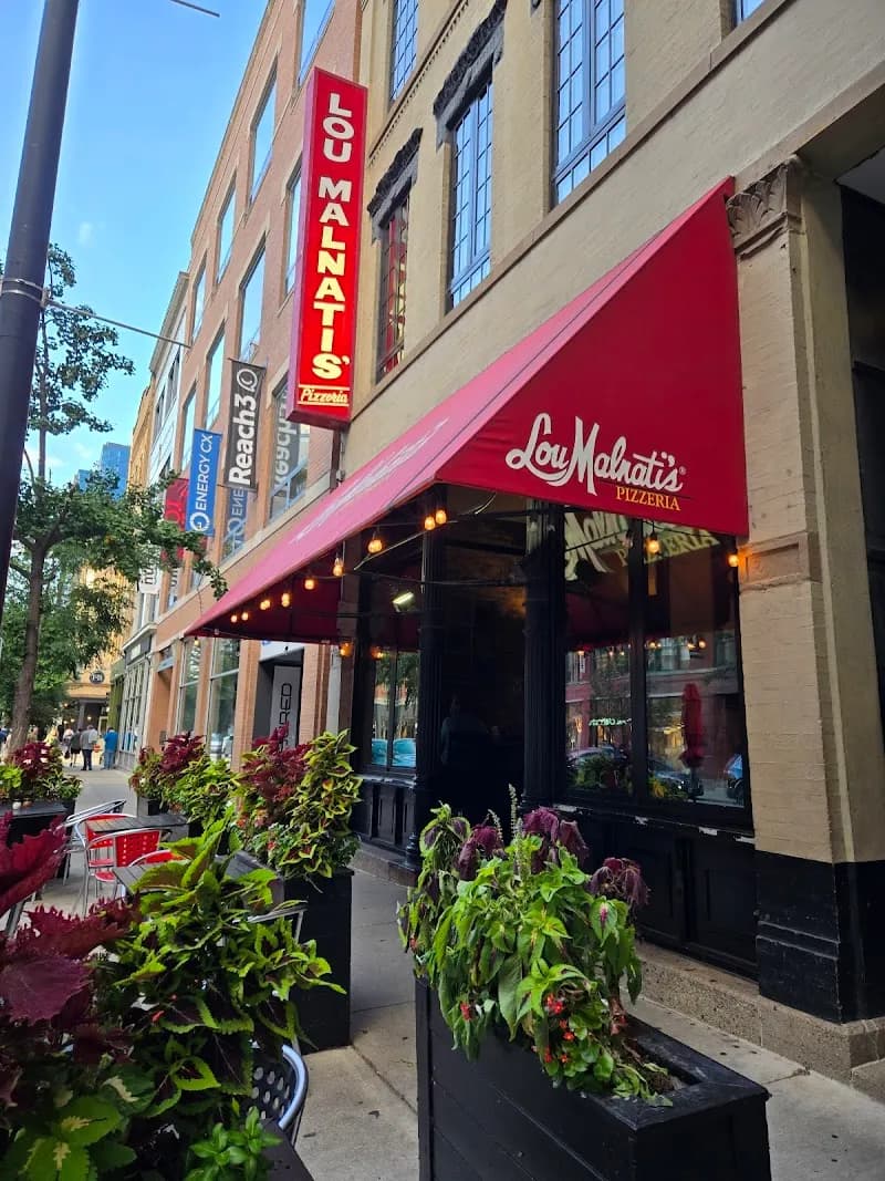 Lou Malnati's Pizzeria Pizza in Chicago, IL