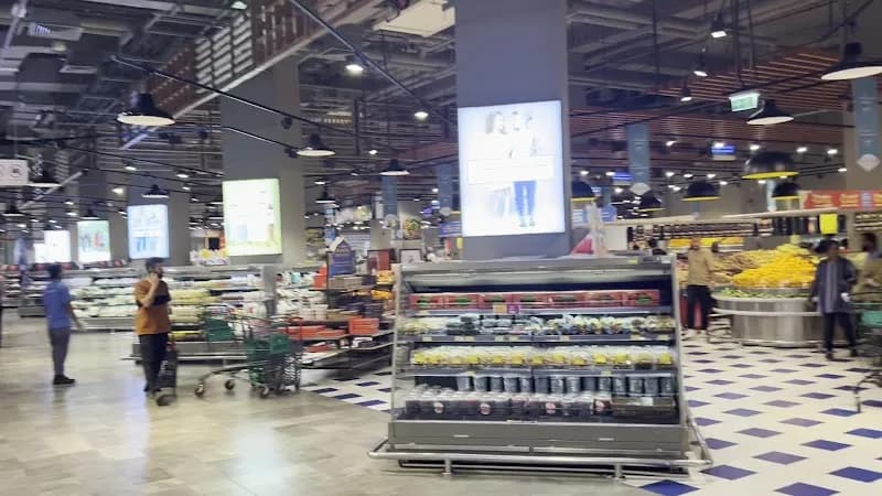 View of Lulu Hypermarket Marina in Abu Dhabi Marina, Abu Dhabi