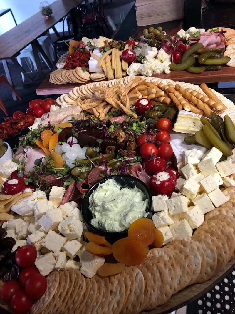 View of Macquarie Street Cafe in Windsor, NSW