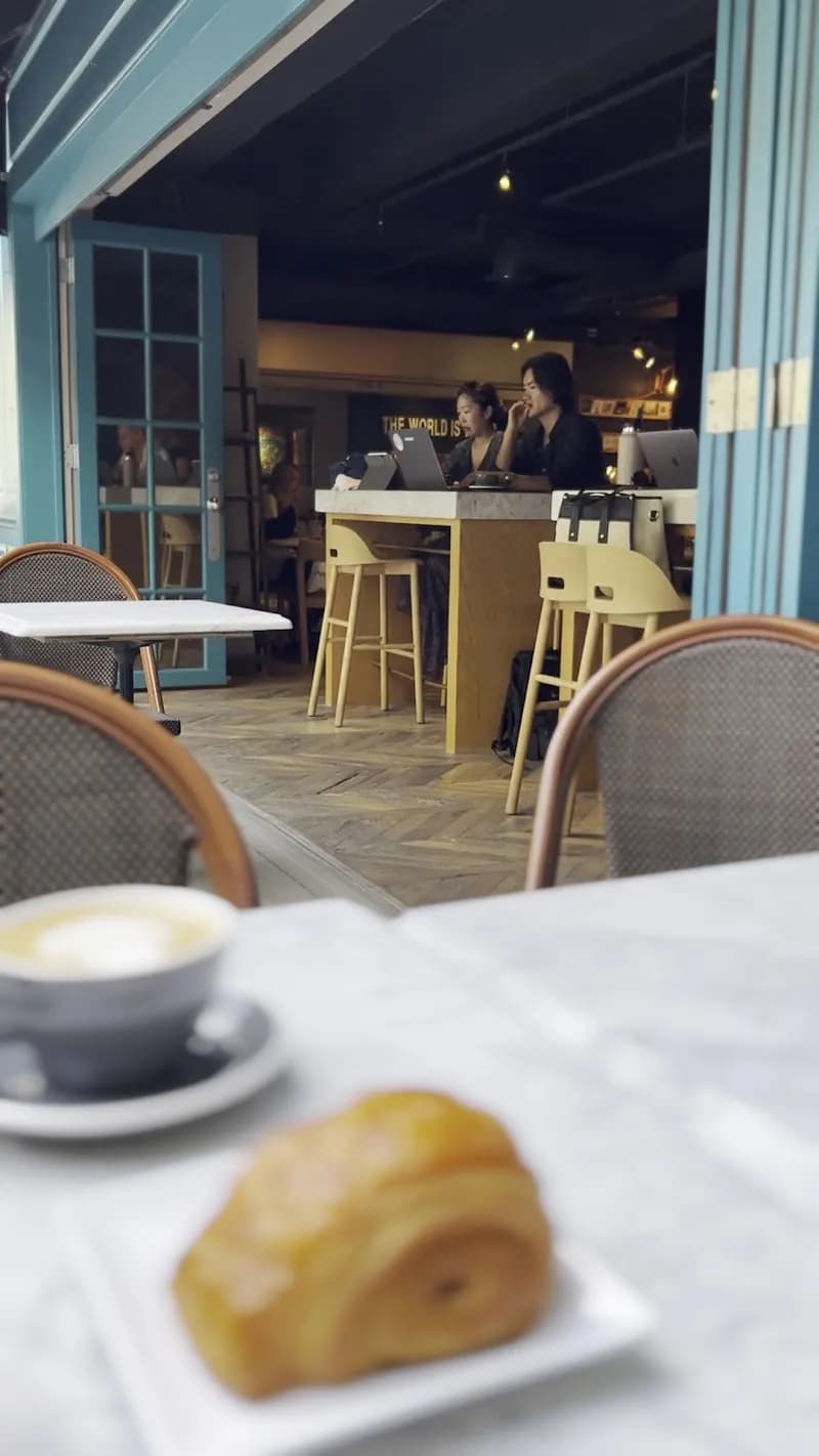 View of Magnolias Sous Le Pont in Highland Park, TX