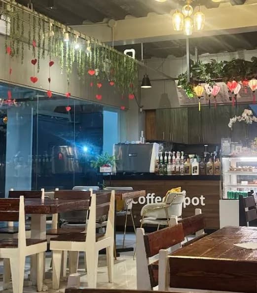 View of Mango Tango Juice Bar & Café in Consolacion, CV