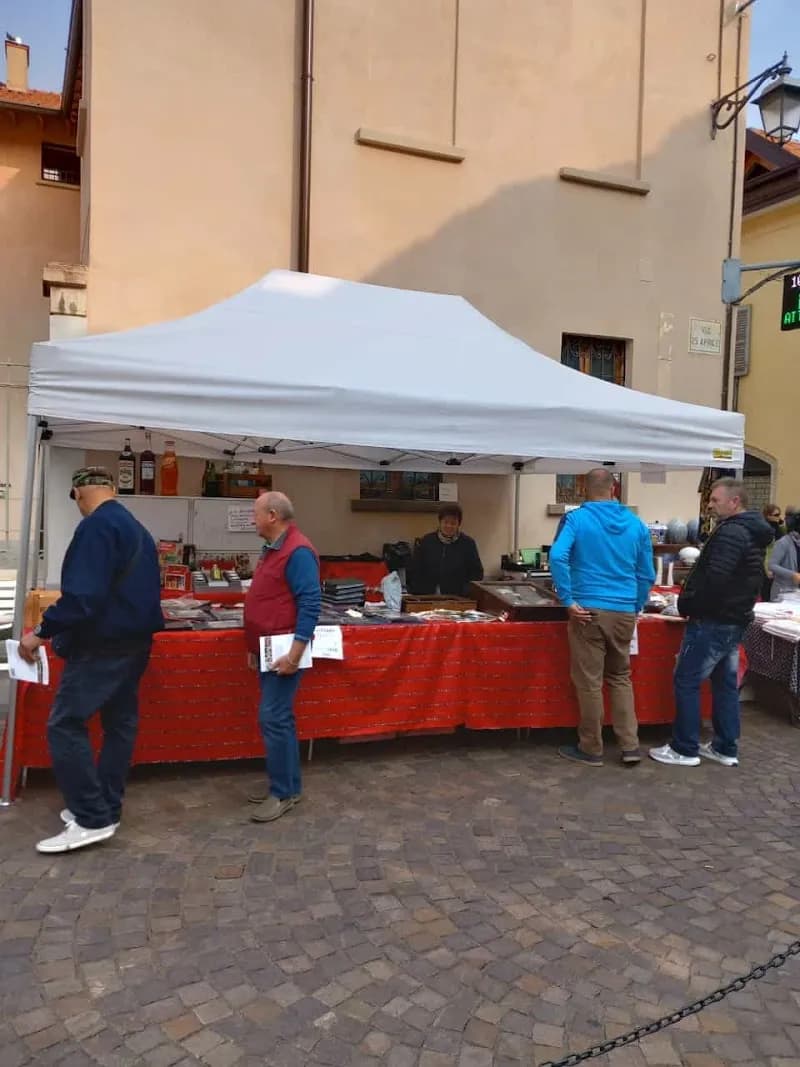 Mercatino dell'antiquariato di Treviglio (Solo terza Domenica) market in Treviglio, Lombardy