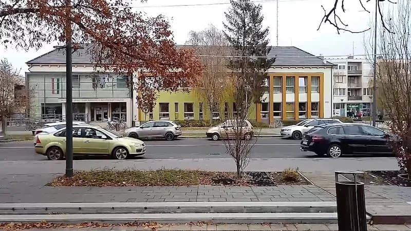 View of Monori Dr. Borzsák István Városi Könyvtár és Helytörténeti Kiállítás in Monor, Budapest