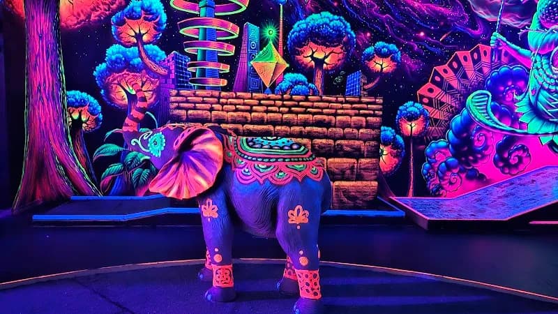 View of ניאון מיני גולף Neon Mini Golf in Ramat Hasharon, TA