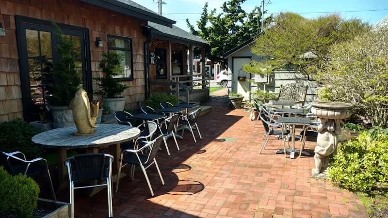 Newman's 98 French Restaurant restaurant in Cannon Beach, OR