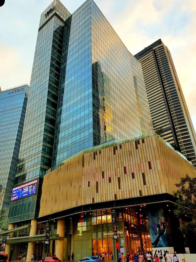 One Bonifacio High Street Park park in Bonifacio Global City, NCR