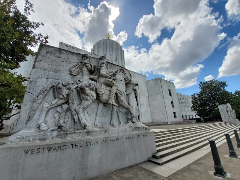 View of Oregon State Capitol in Salem, OR