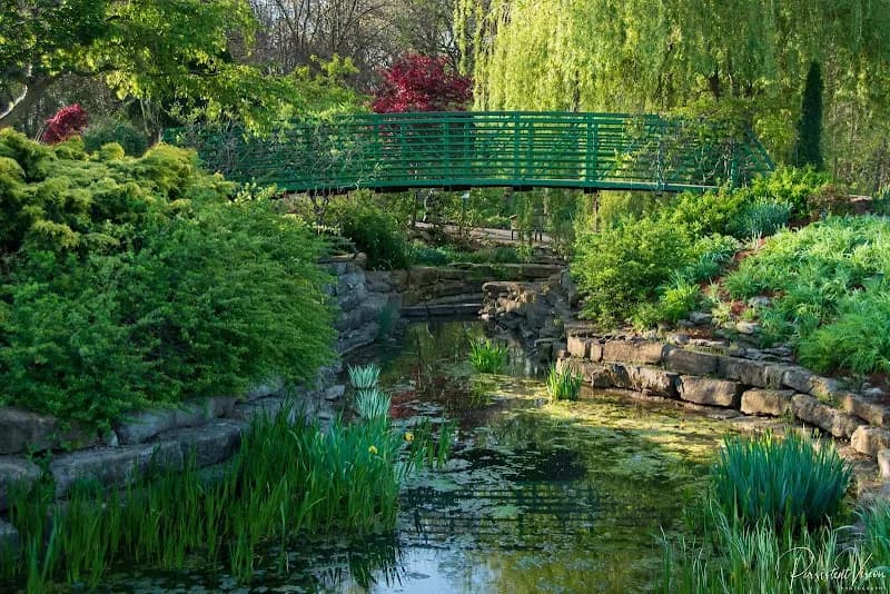 Overland Park Arboretum & Botanical Gardens tourist attraction in Overland Park, KS