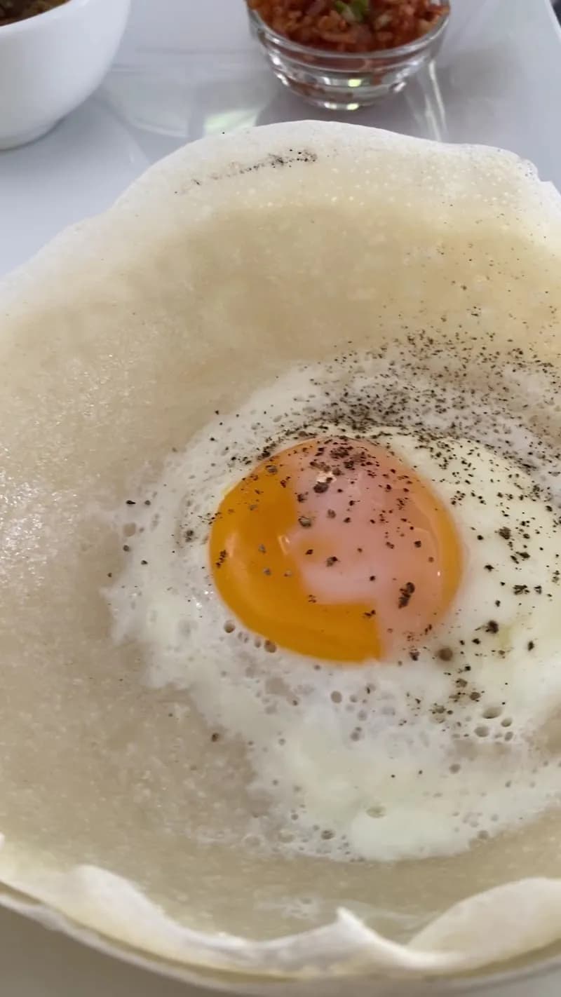 View of Paradise Road Tinsel in Colombo, WP