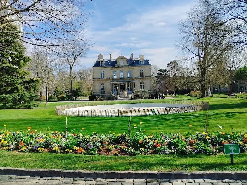 Parc de la Mairie park in Créteil, IDF