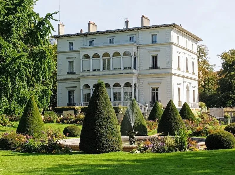Parc DUPEYROUX park in Créteil, IDF