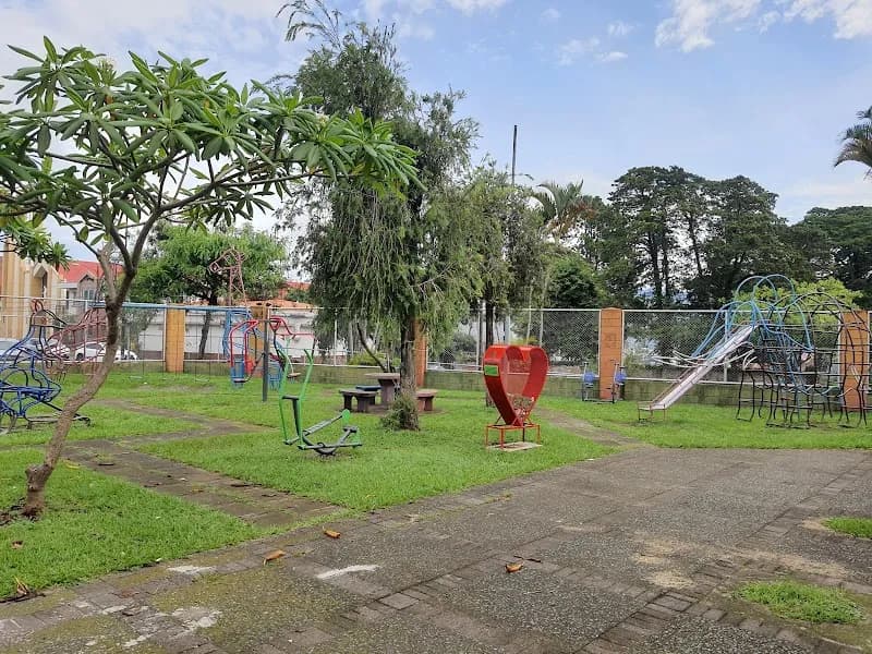 View of Parque Bolívar in Coronado, SJ