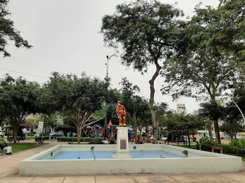 Parque Zonal Mamacona park in Lince, Lima