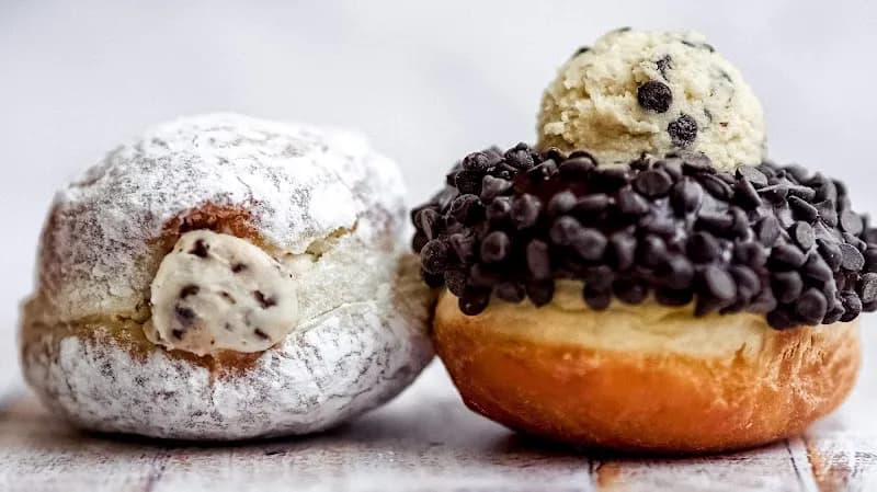 View of Paula's Donuts in Cheektowaga, NY