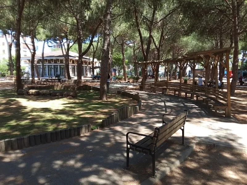 Pendik Belediyesi Bosnalı Şehit Çocuklar Parkı Kütüphanesi library in Pendik, Istanbul