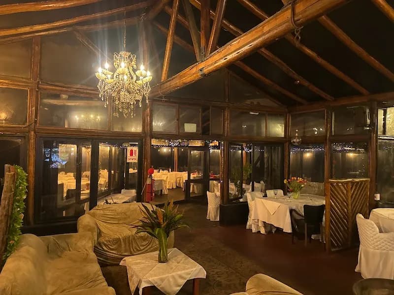 Pizzería Casa de Familia restaurant in Chorrillos, Lima