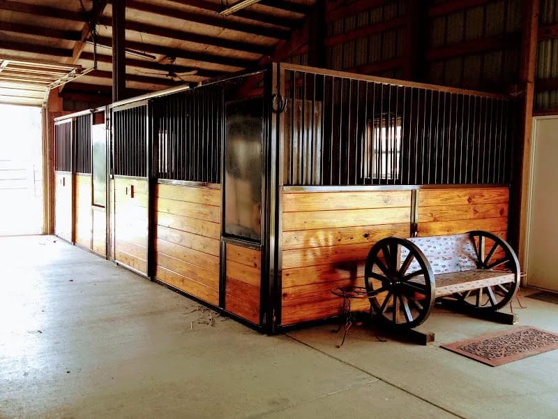 View of Plainview Stables in Belton, MO
