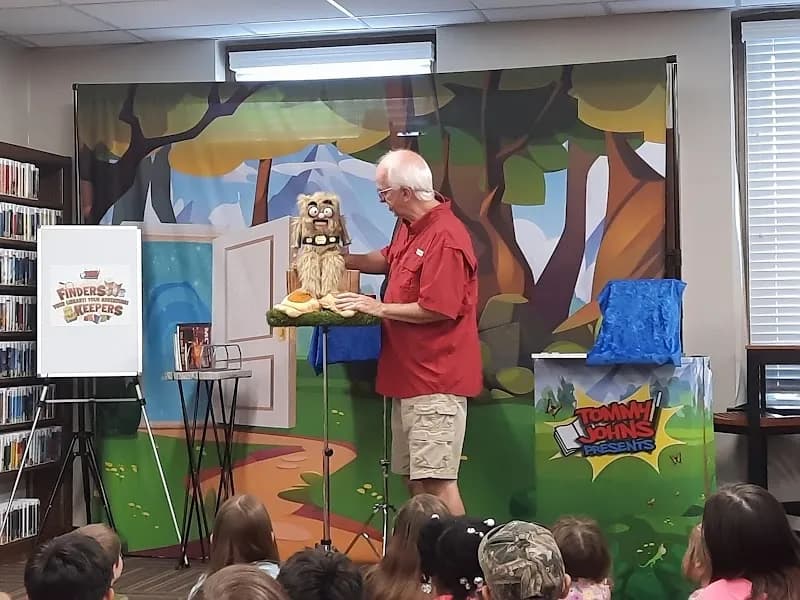 View of Pleasant Grove Public Library in Pleasant Grove, AL