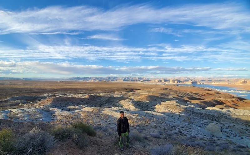 View of Powell lake look out point in Page, AZ