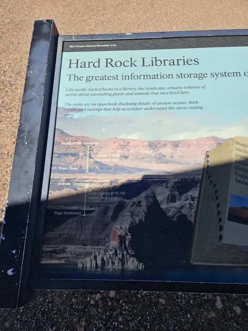 View of Powell lake look out point in Page, AZ